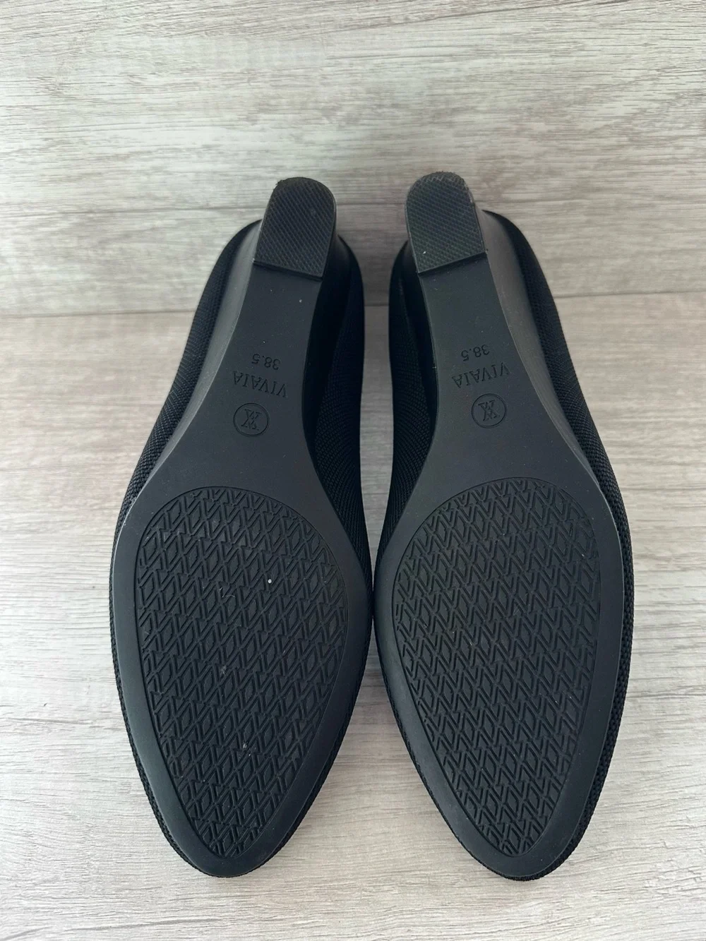 Vivaia Almond-Toe Wedge Heels Tamia Pro Wedges Black Size 8.5 / 39.5